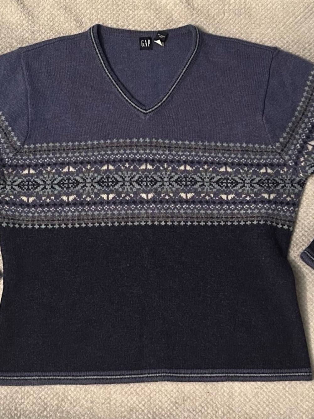 GAP Women's Fair Isle V-Neck Sweater